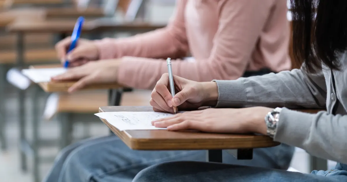 Pinganillo en un examen